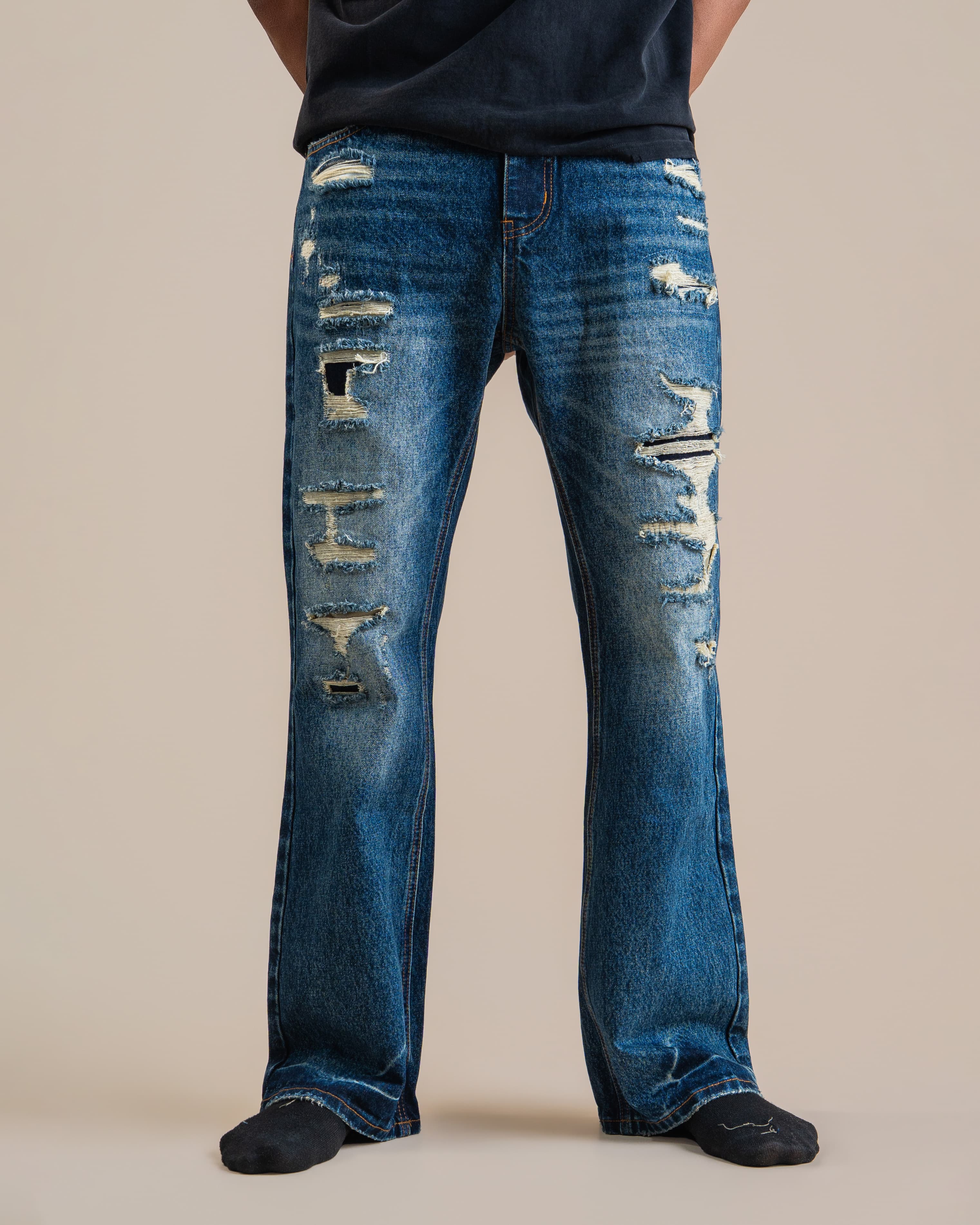 TRENDY DISTRESSED DENIM