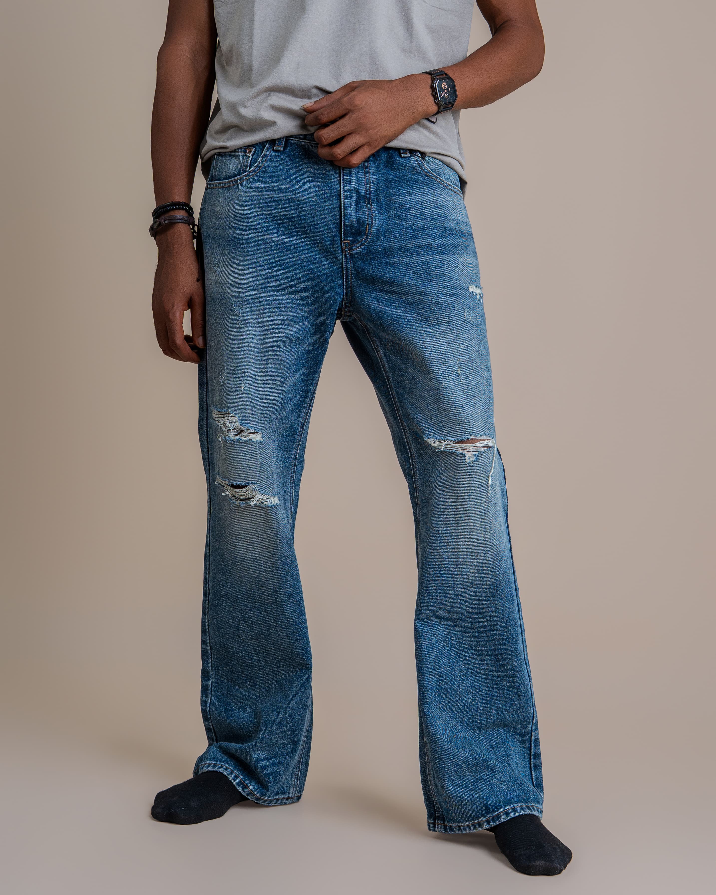 DISTRESSED COMFORT DENIM