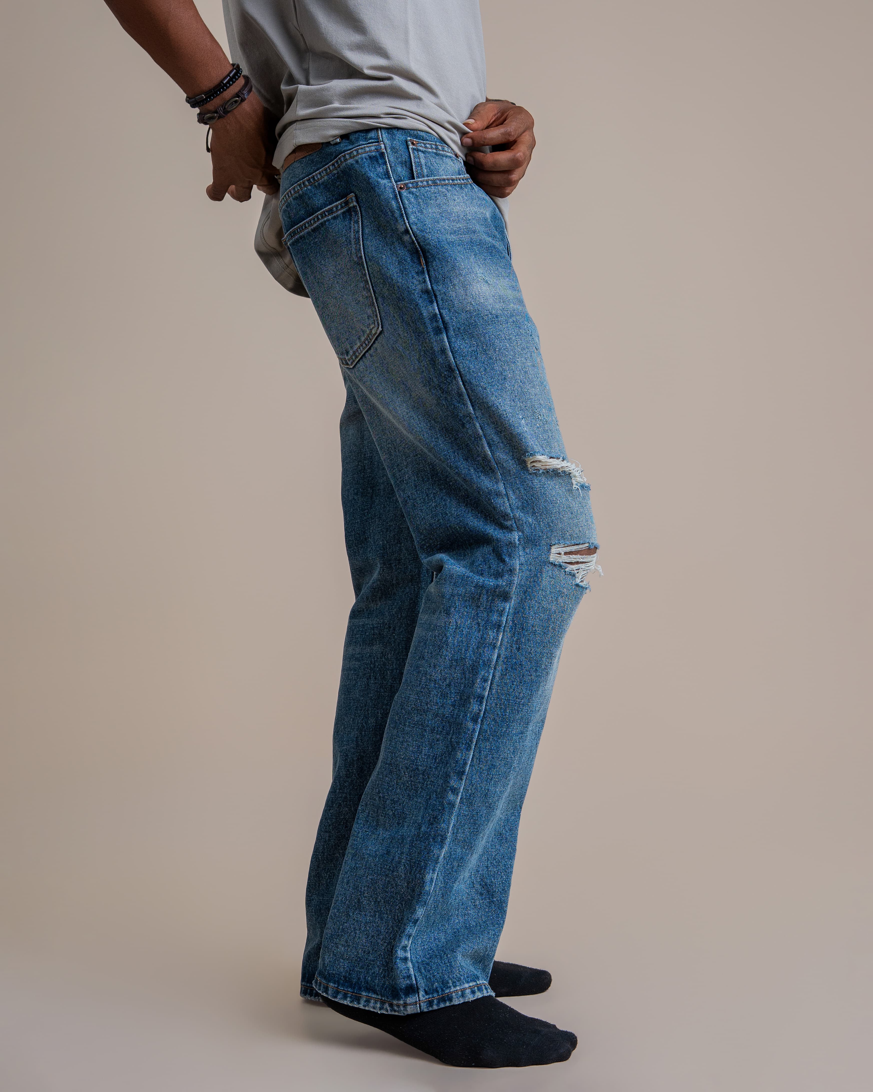 DISTRESSED COMFORT DENIM - View 2