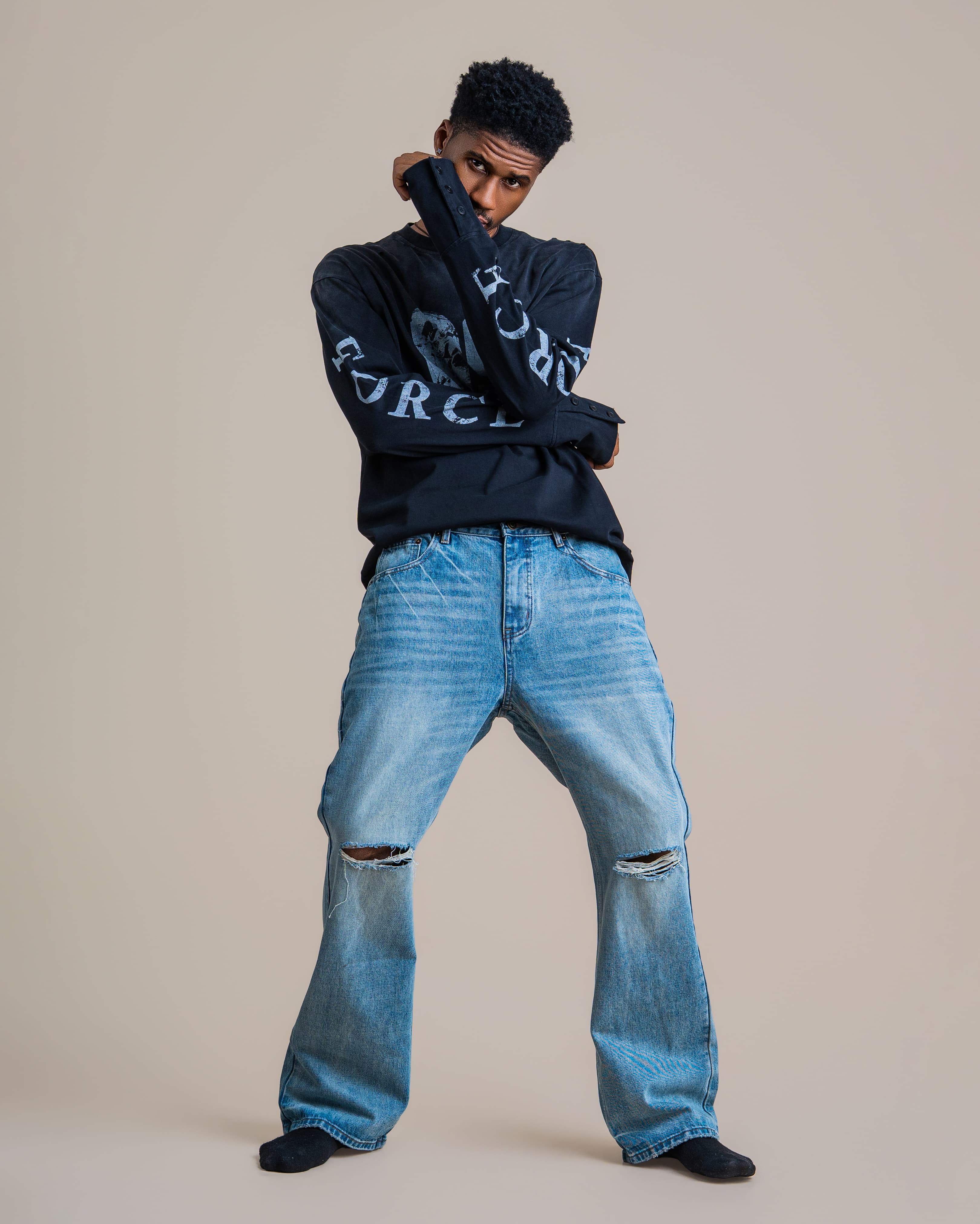 BUSTED KNEE DENIM