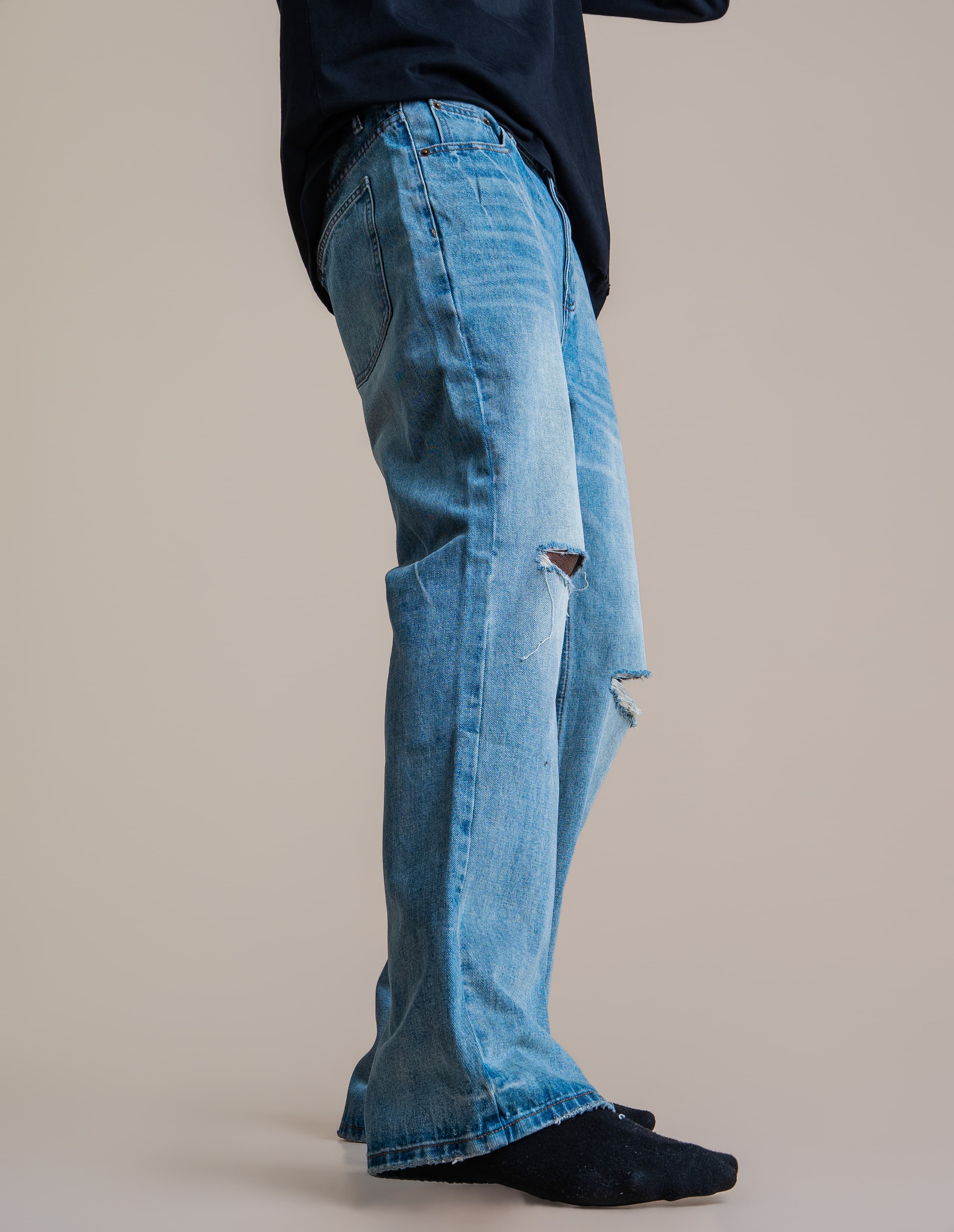 BUSTED KNEE DENIM - View 3