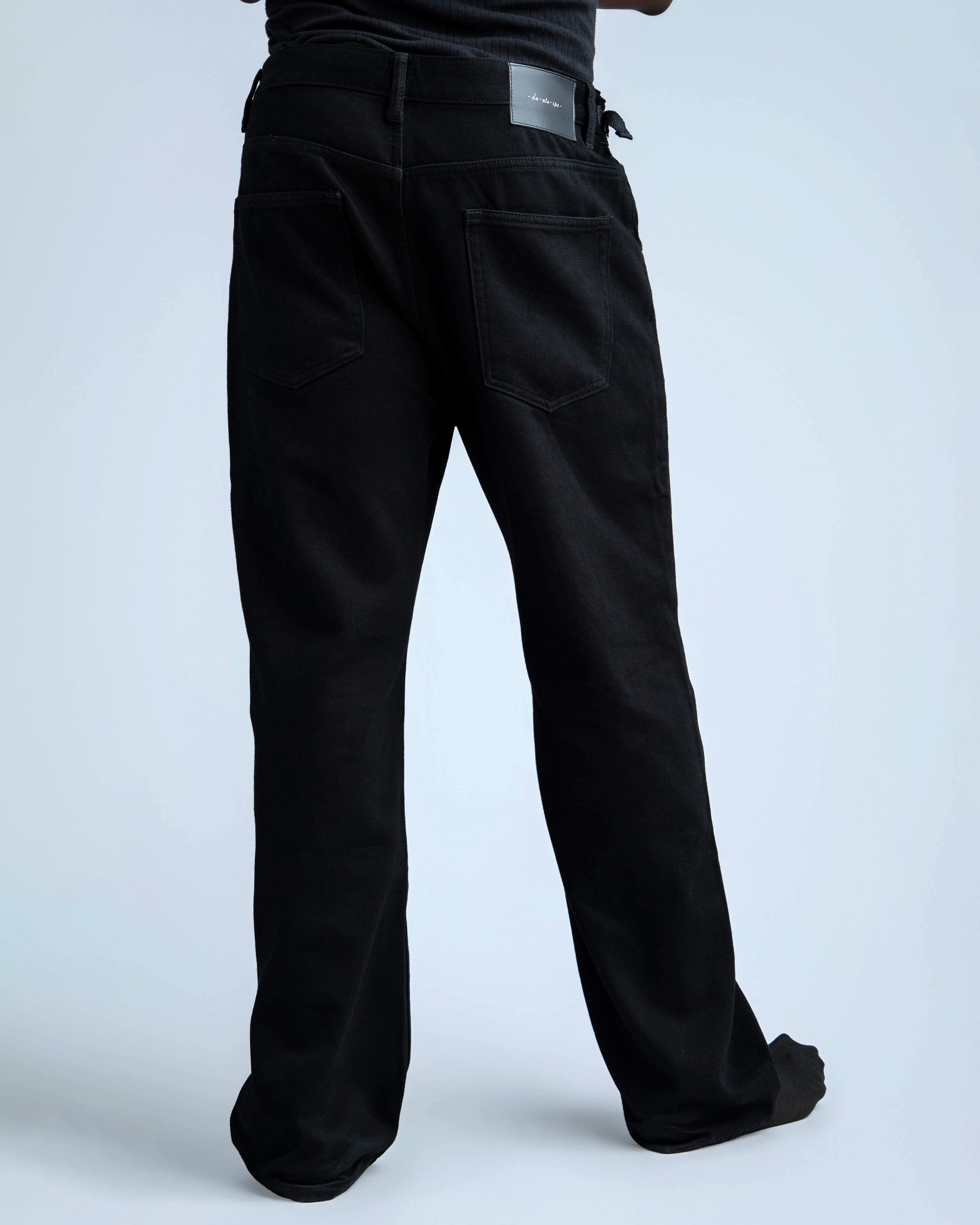 SELVEDGE BLACK JEANS - View 4