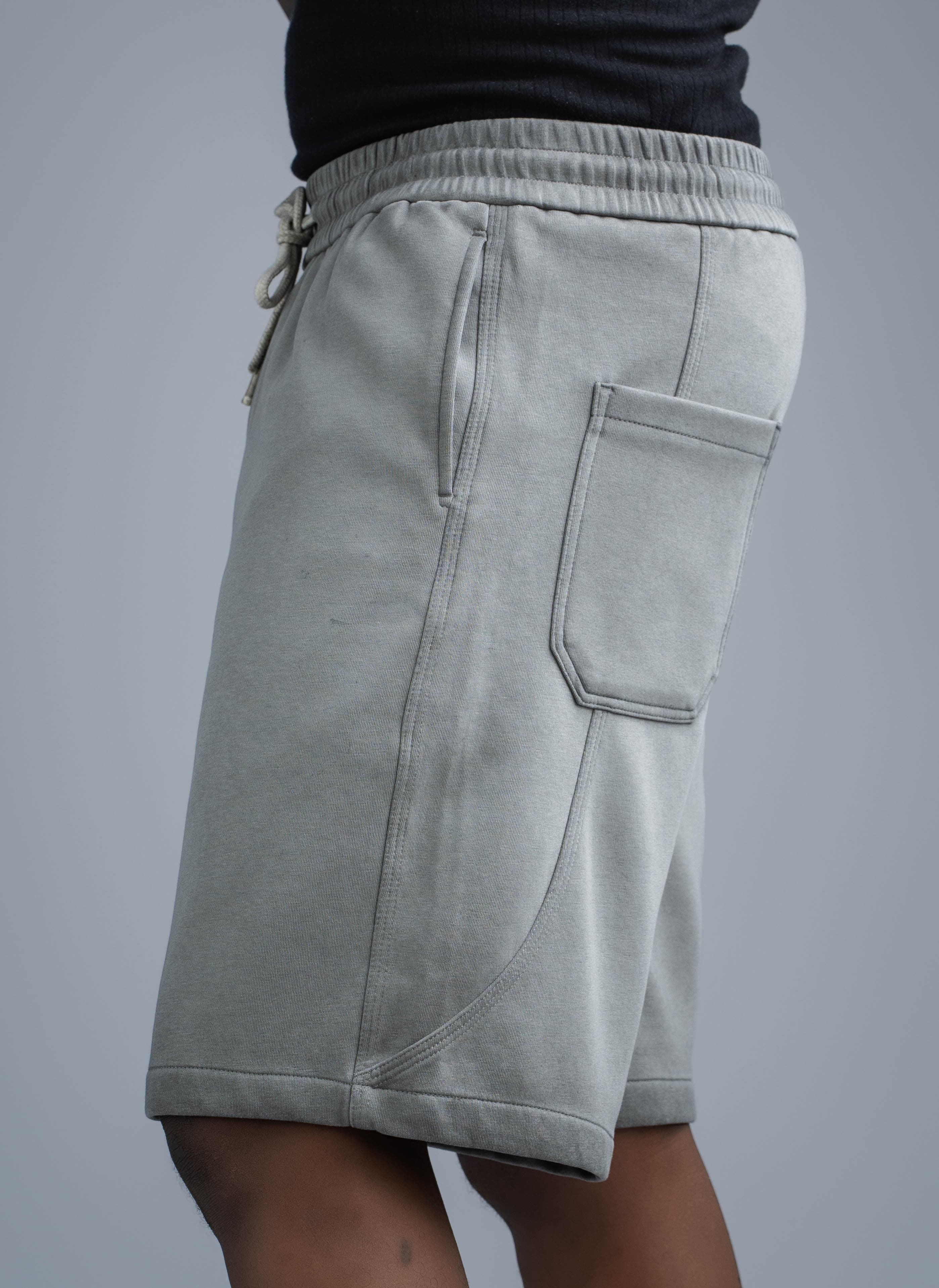 FLEEK SWEAT SHORTS - View 2