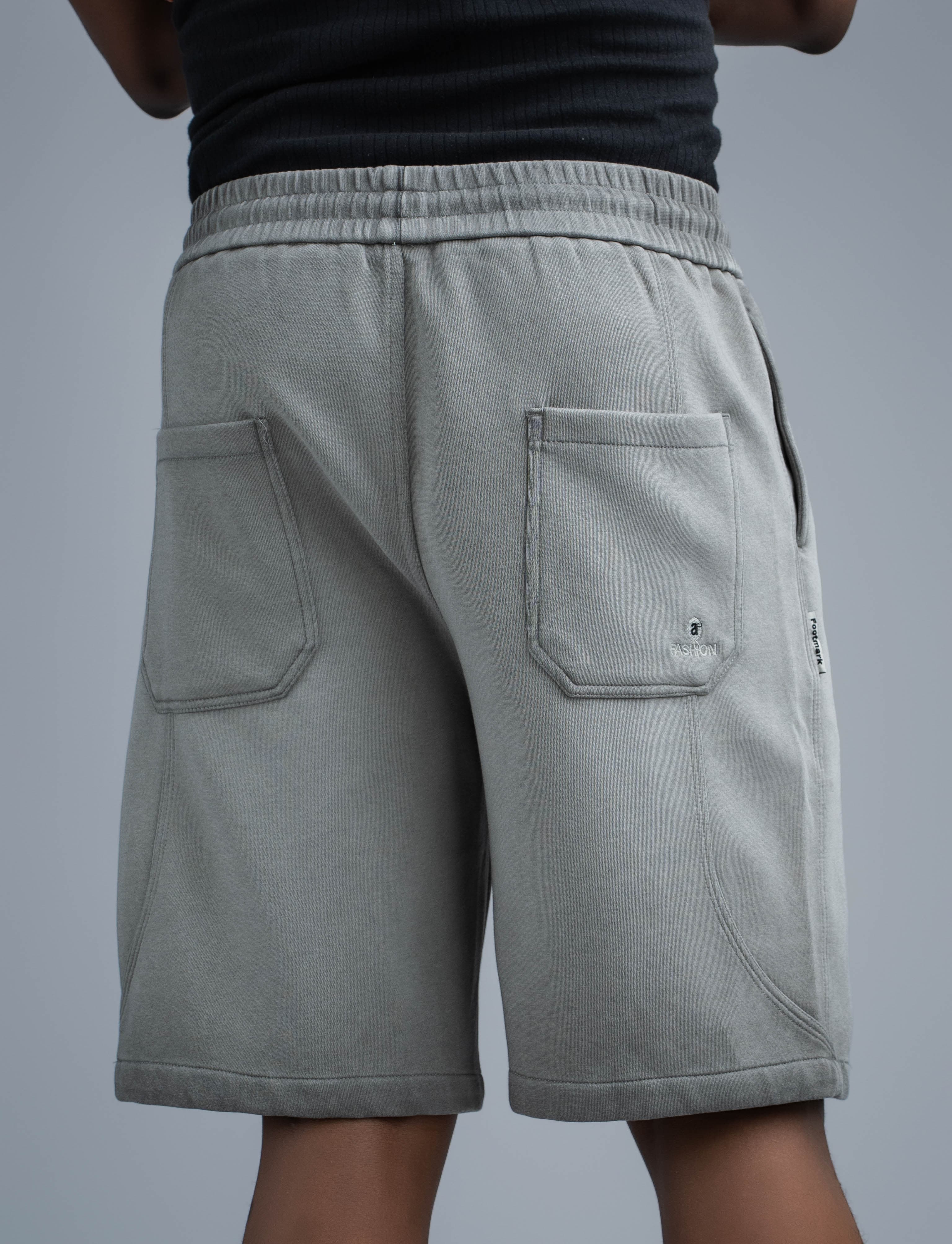 FLEEK SWEAT SHORTS - View 3